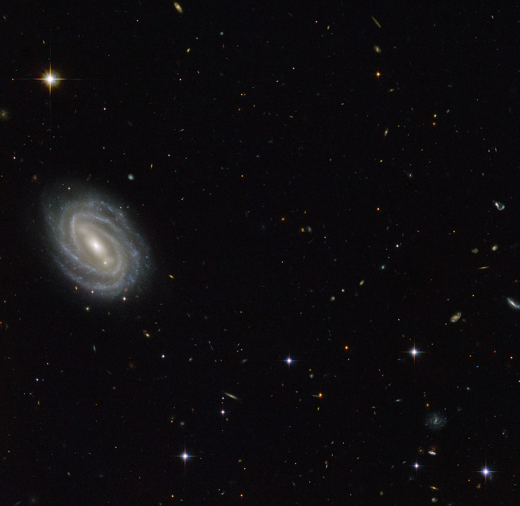 Hubble lensed supernova